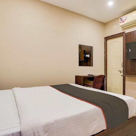 Hotel Airport Land Nueva Delhi Exterior foto